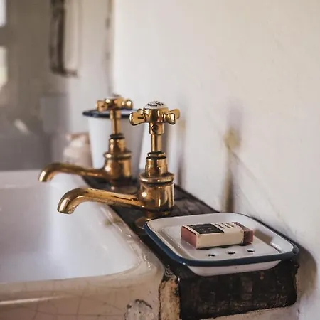 Klavze 28 فندق مبيت وإفطار 4*