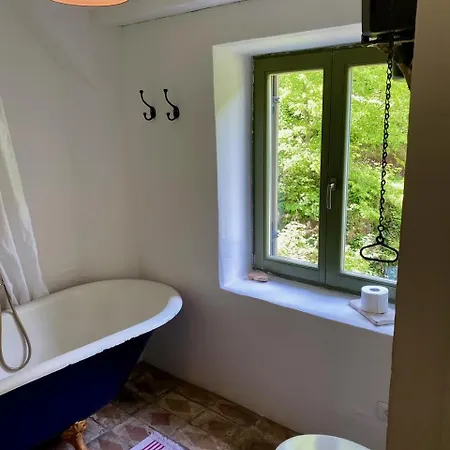 Bed & Breakfast Klavze 28