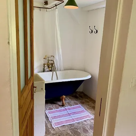 Klavze 28 فندق مبيت وإفطار 4*