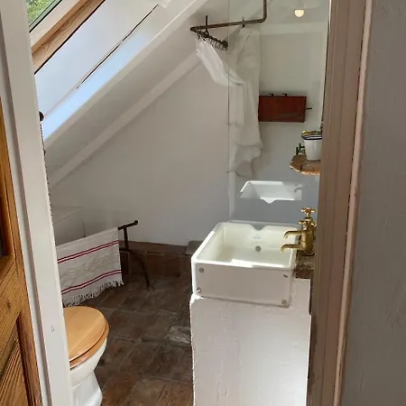 Bed & Breakfast Klavze 28 4*