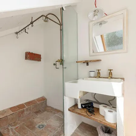 Bed & Breakfast Klavze 28