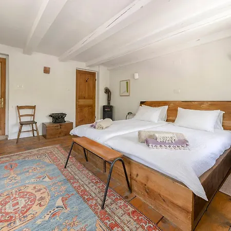 Bed & Breakfast Klavze 28