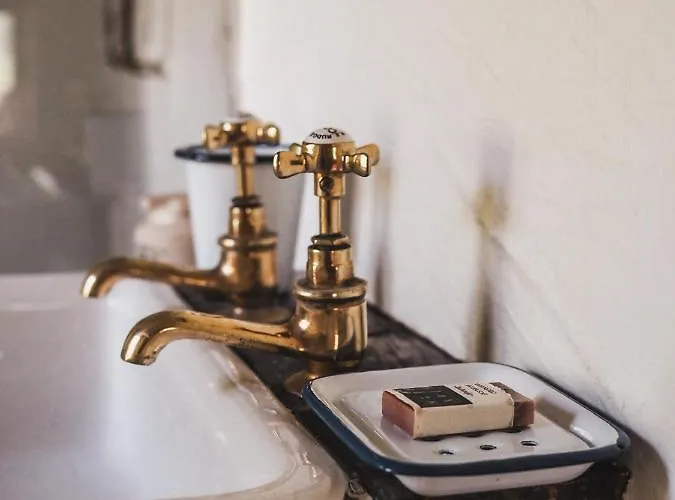 Klavze 28 Bed & Breakfast 4*