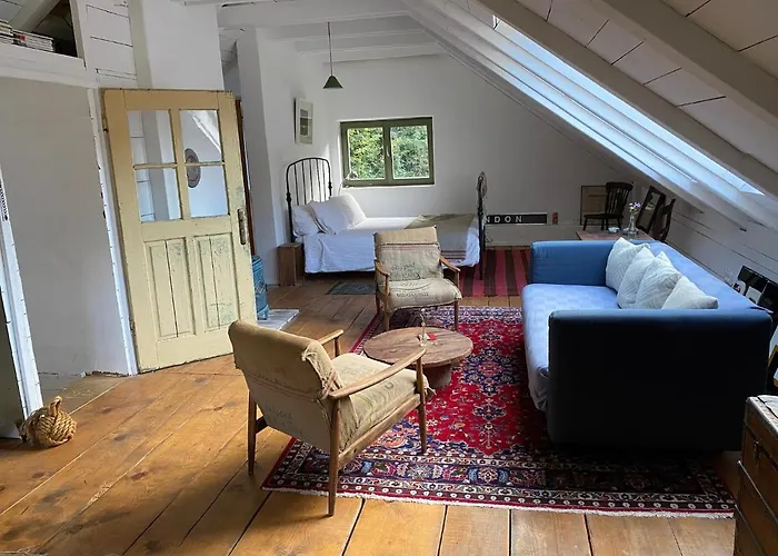 Klavze 28 Bed & Breakfast 4*